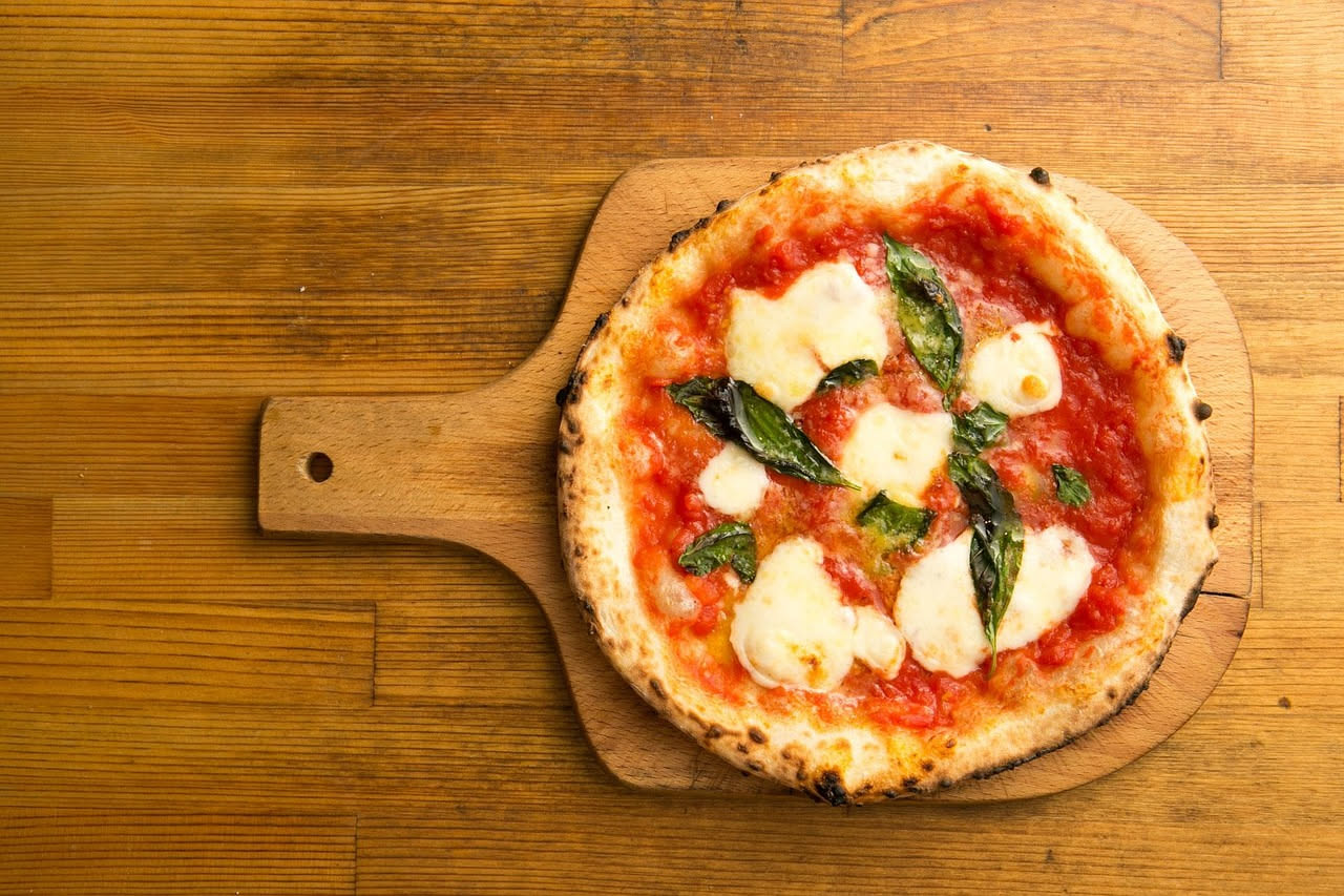 A che temperatura si cuoce la pizza napoletana