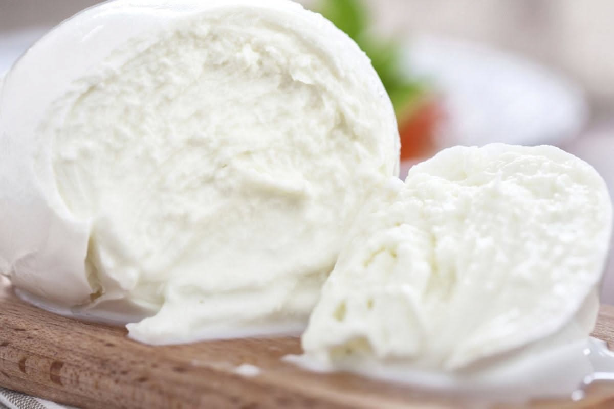 Come si asciuga la mozzarella prima di metterla sulla pizza