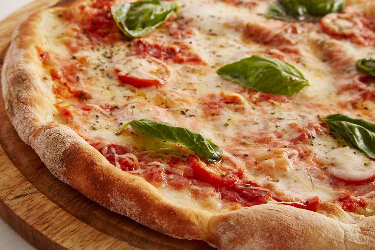 Il basilico sulla pizza va messo prima o dopo il forno